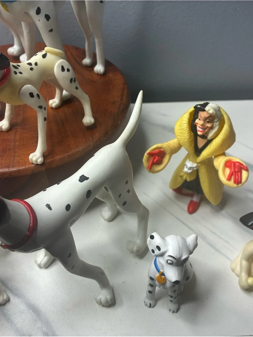Disney 101 Dalmatians Figure Lot of 11 Pongo, Perdita, Puppies & Cruella
